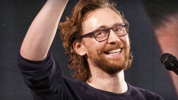 Том Хиддлстон назвал 4 любимых фильма (#2 не угадал бы в жизни)